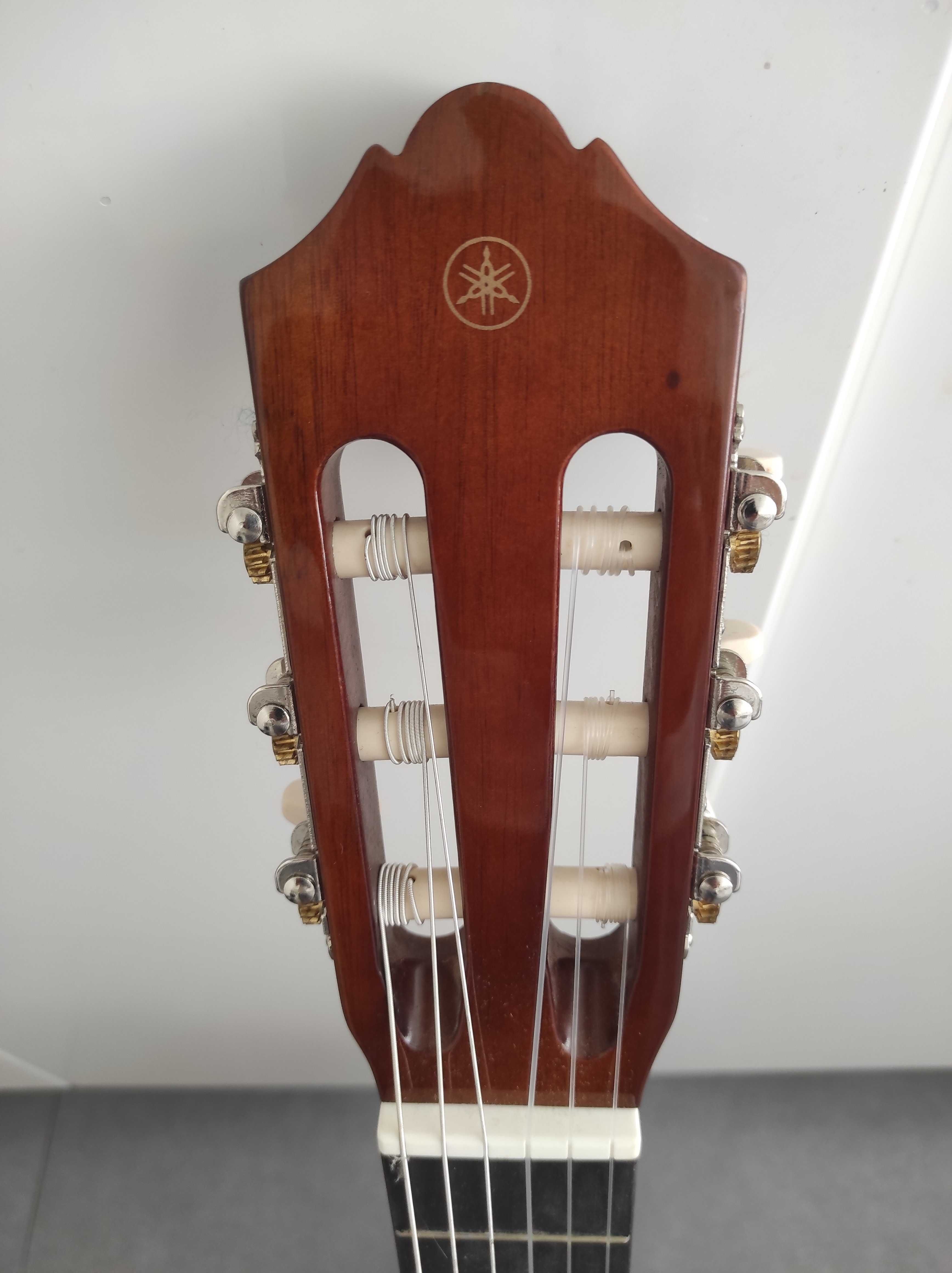 Guitarra Yamaha C40 + bolsa + pedal