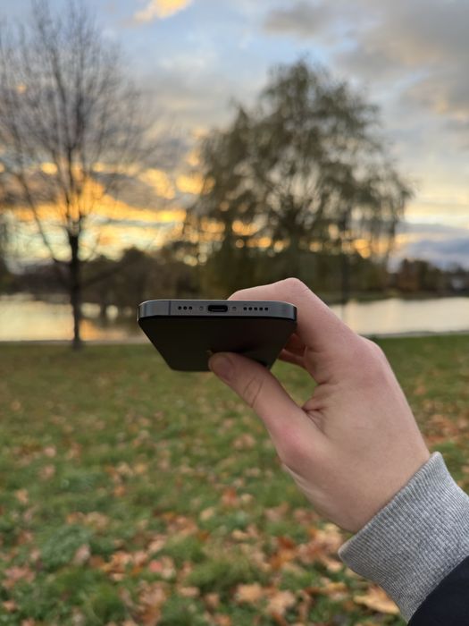 Iphone 16 Pro 256gb black Айфон 16 Про 256гб чорний