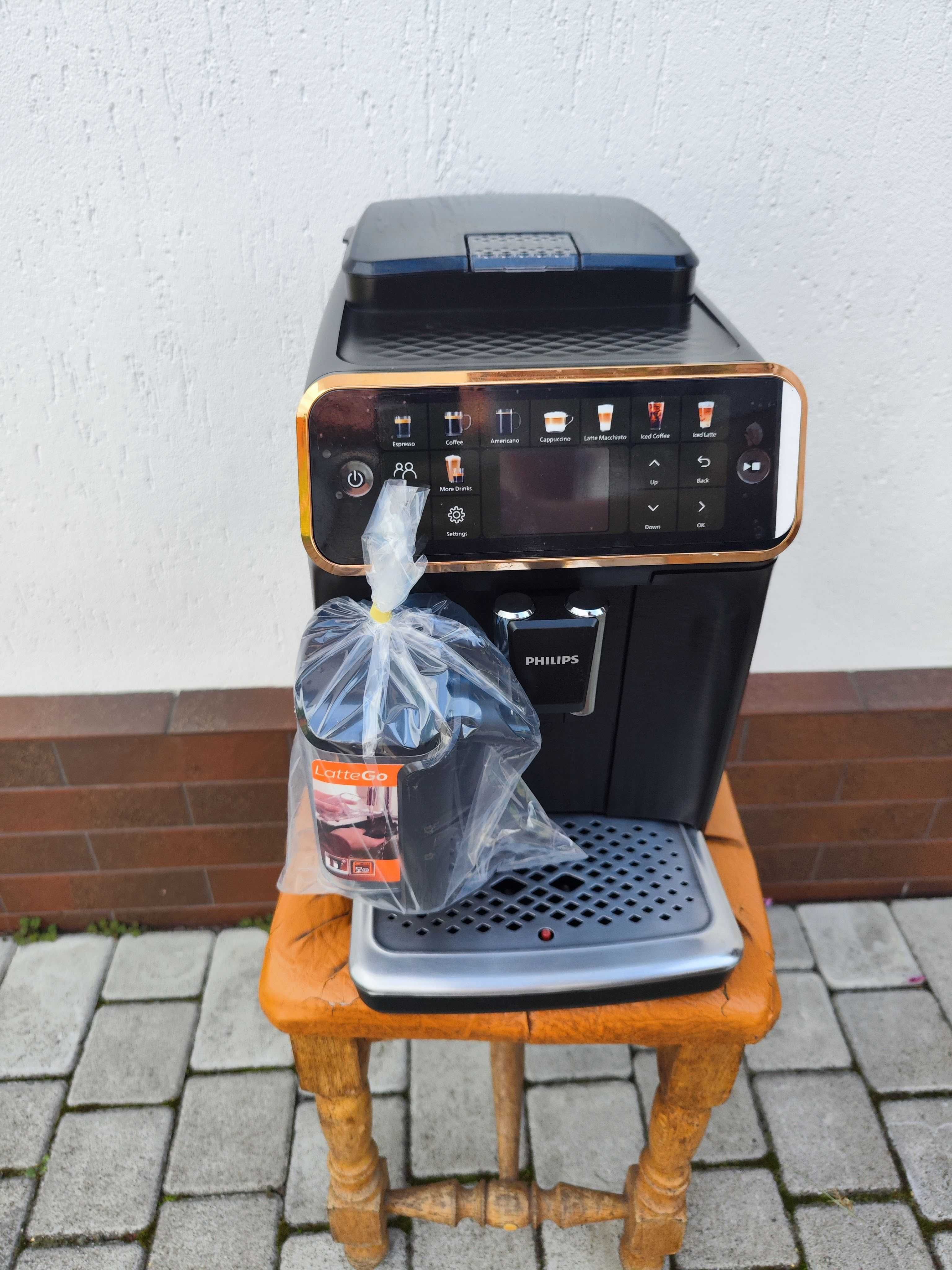 Кавомашина кофемашина Philips Series 5500 Lattego