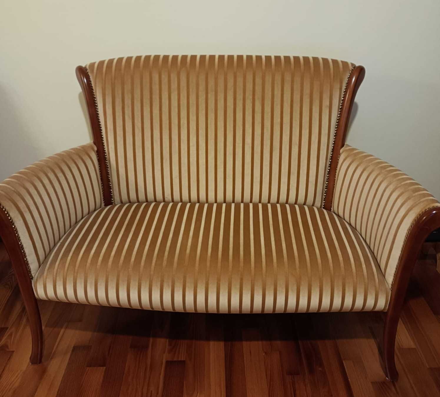 Fotel i kanapa firmy NOVELLE - z kolekcji "salonik Mary"