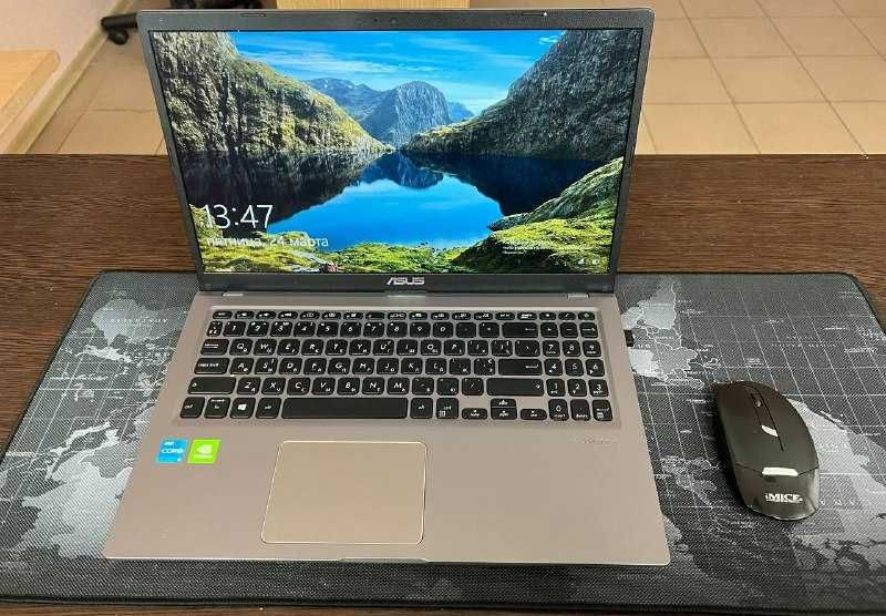 Ноутбук ASUS Laptop X515EP-BQ327 в идеальном состоянии