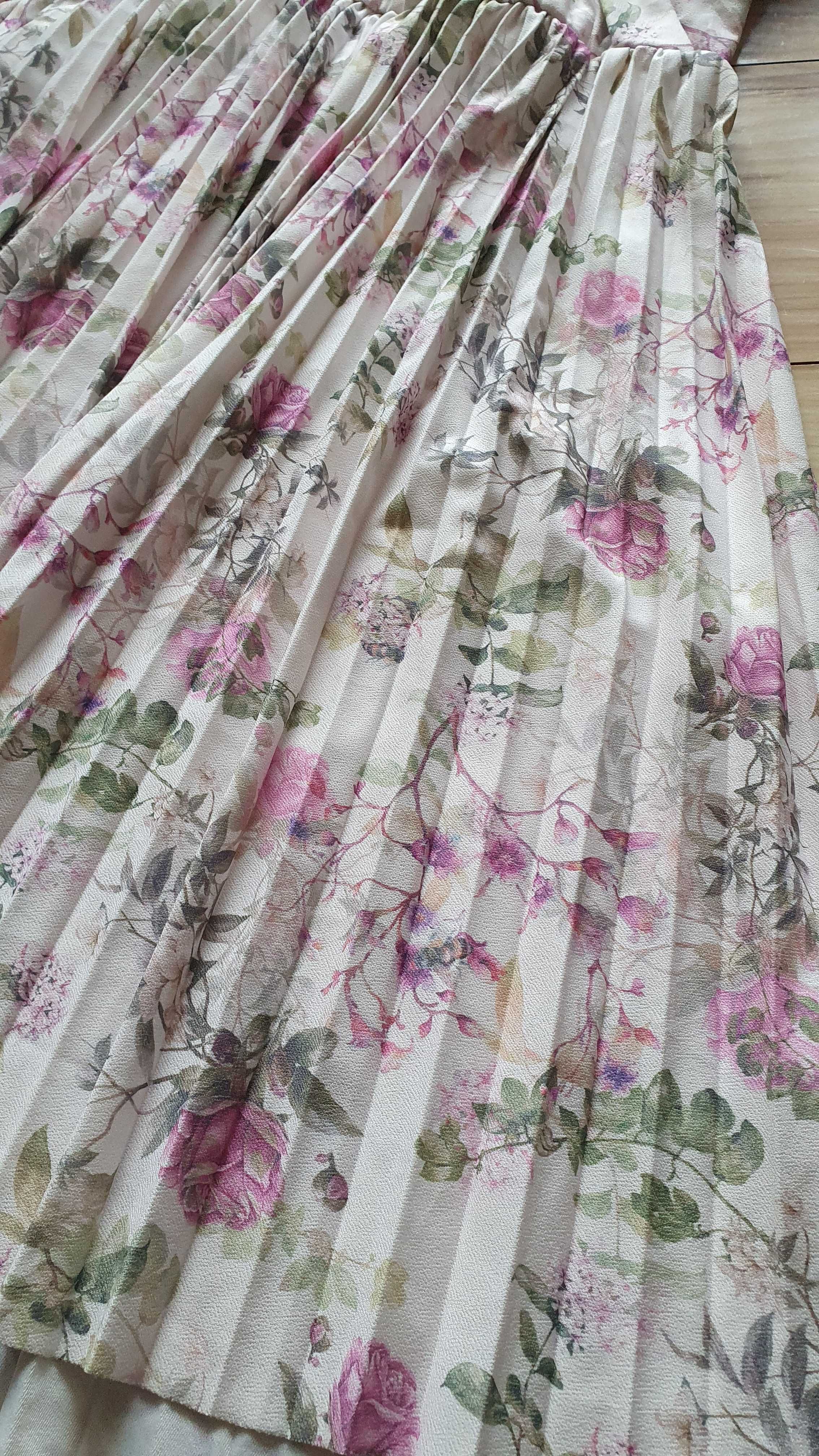 Letnia sukienka kopertowa rozkloszowana plisowana kwiaty Mohito M 38