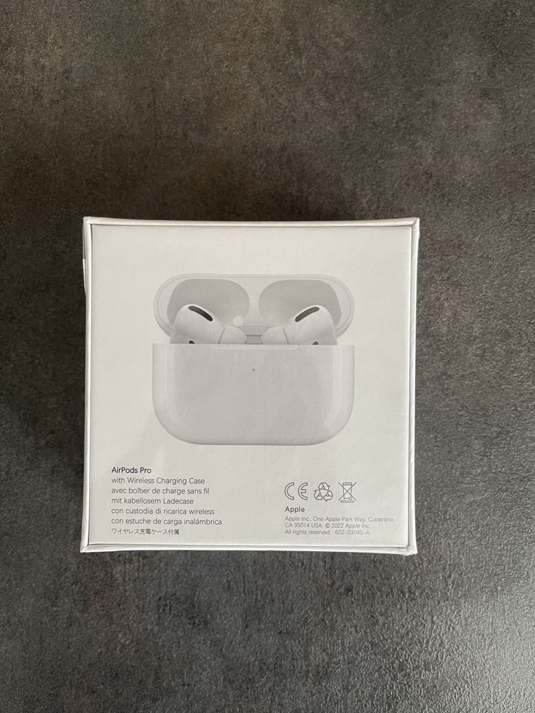 AirPods Pro MagSafe Charging case