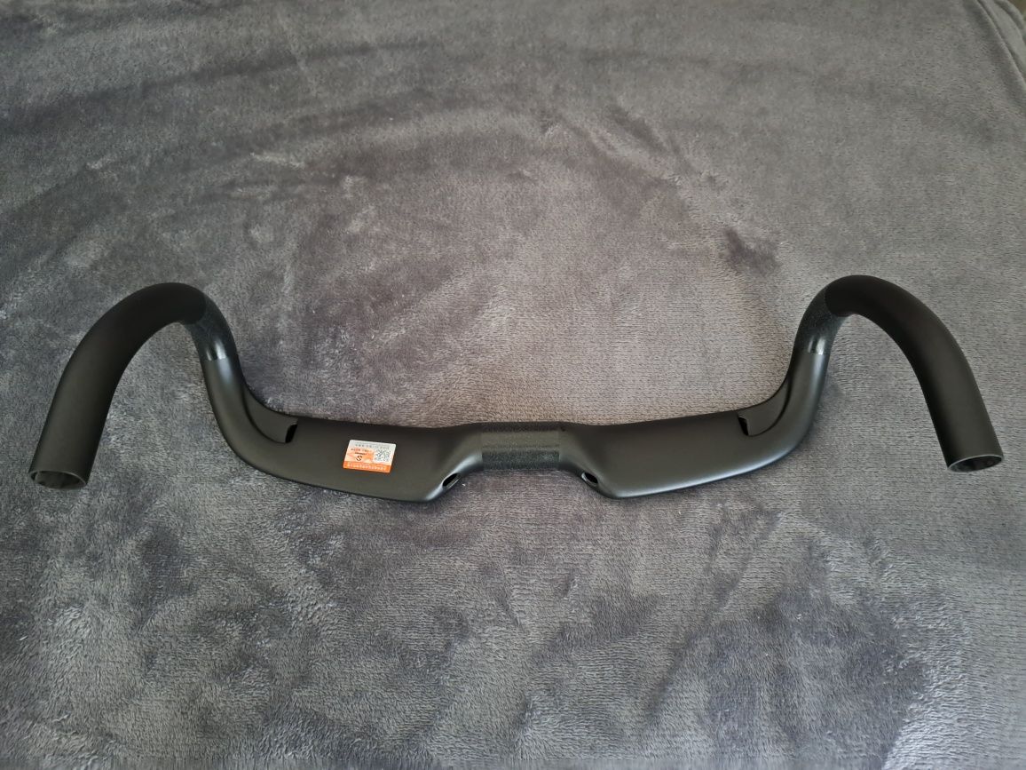 Kaebonowa kierownica Toseek Aero 420/440mm czarna NOWA