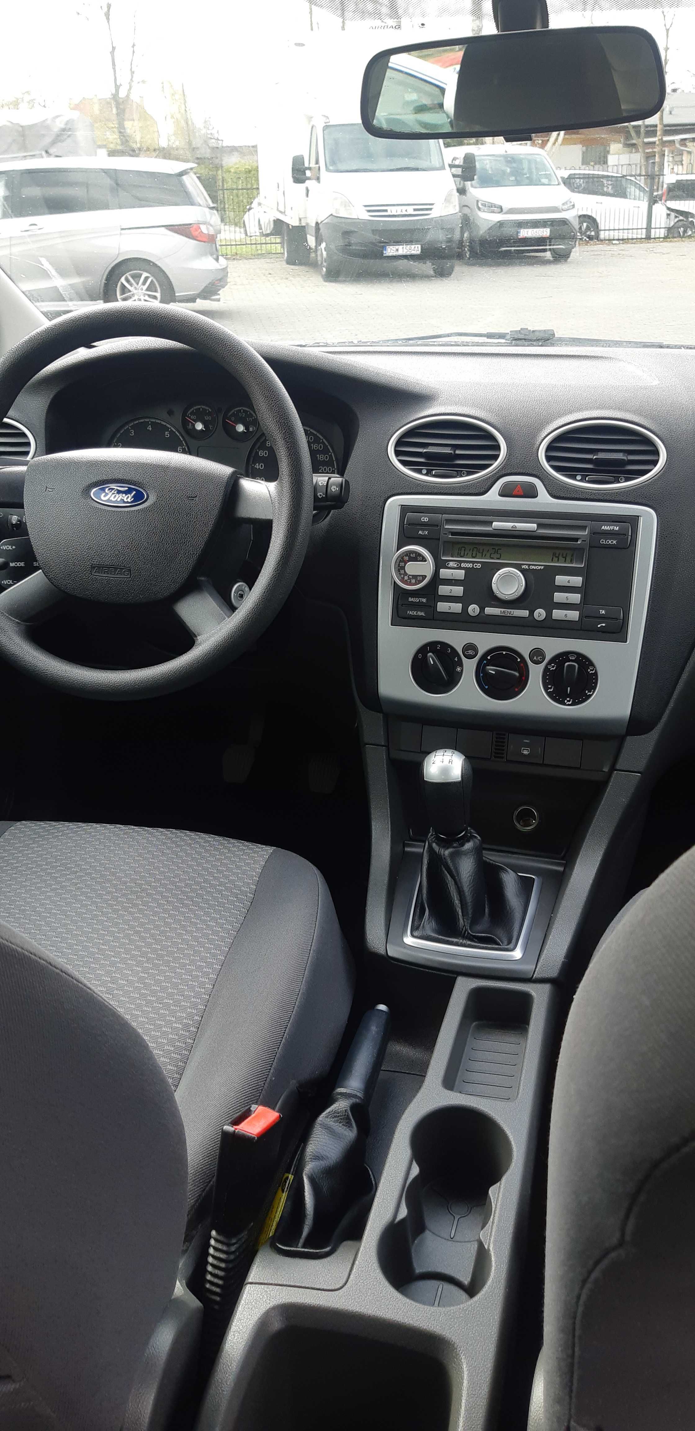 Ford Focus 1,6 benz. 2006r mały przebieg