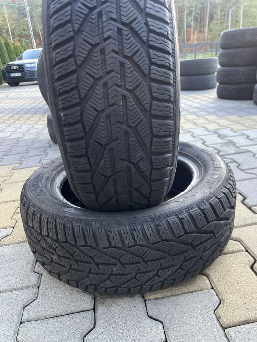 215/55/16 шини у гарному стані