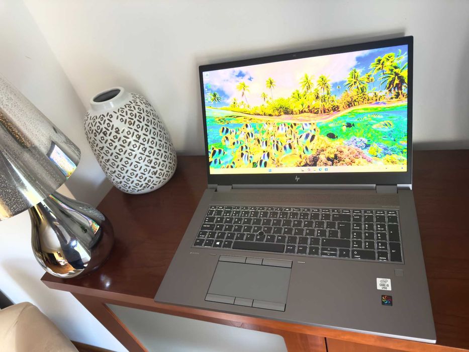 Zbook Fury G7 17 with 4K 17.3" Display / i9-10885H / 64GB / 2TB / Quadro RTX300064284527221121122