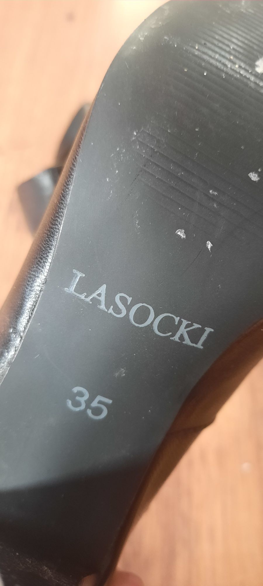 Buty na obcasie Lasocki