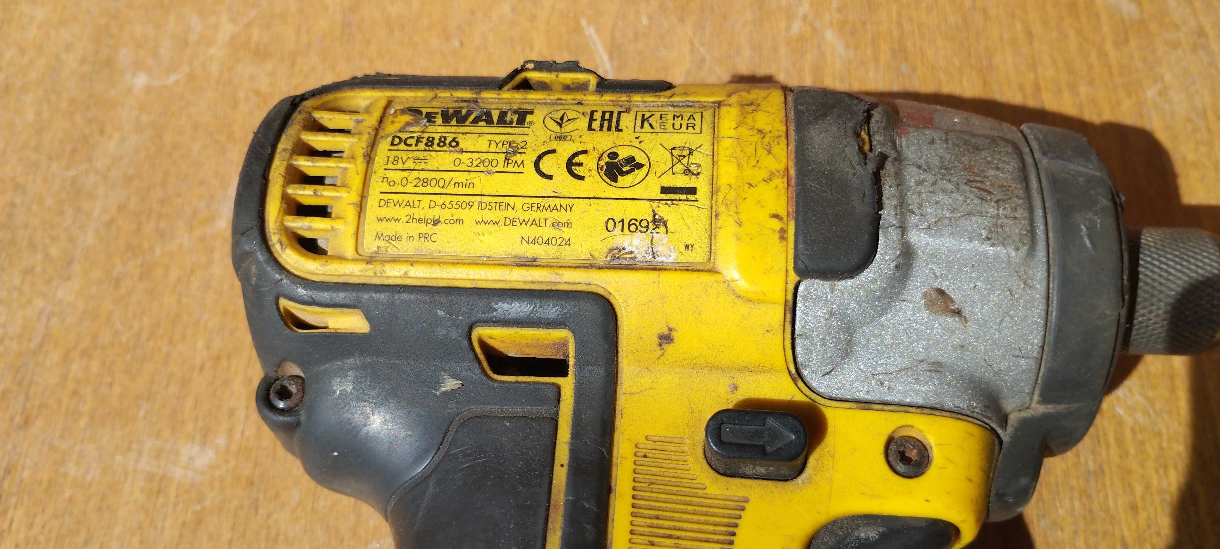 Безщітковий ударний шуруповерт гайковерт DEWALT DCF886 Імпакт