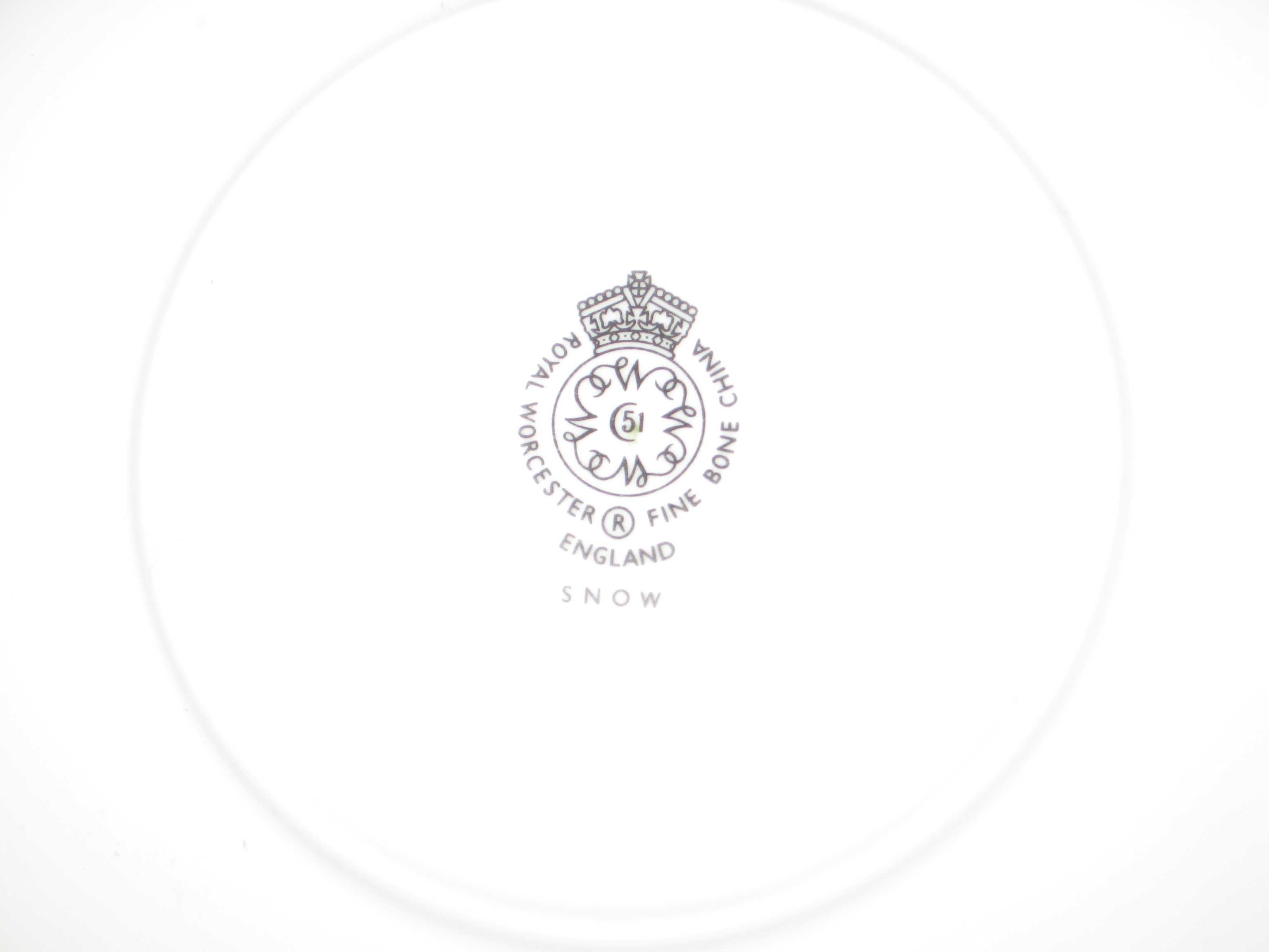 Porcelanowy talerzyk spodek porcelana Royal Worcester Fine Bone China