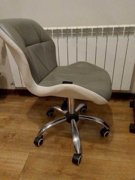 Krzesło biurowe biało szare