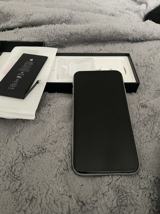 Iphone 11 128gb колір бомба
