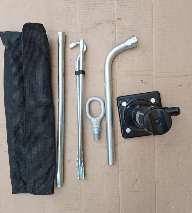 Домкрат ключ крюк Volkswagen Amarok Фольксваген  Амарок