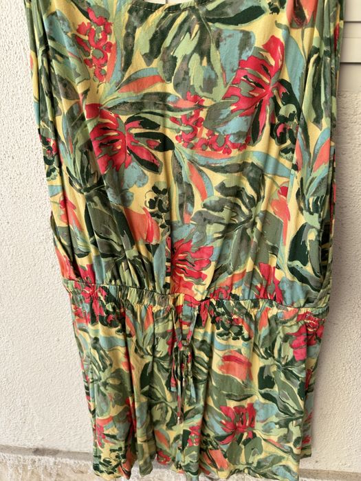 Macacão estamoando floral para praia - verão