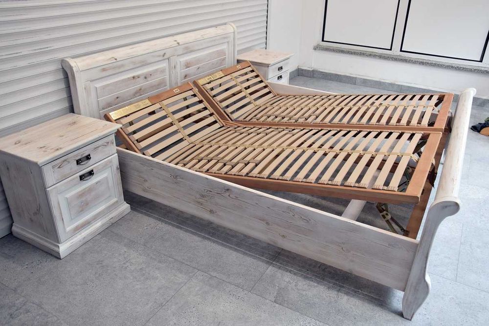 łóżko do sypialni z materacami i szafkami nocnymi - komplet jak nowy