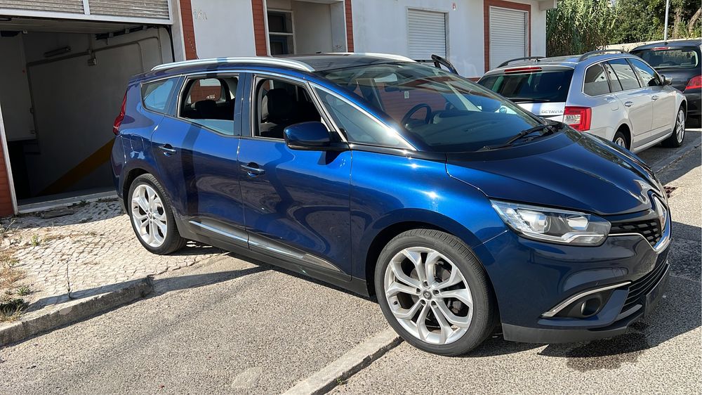 Carro em bom estado geral