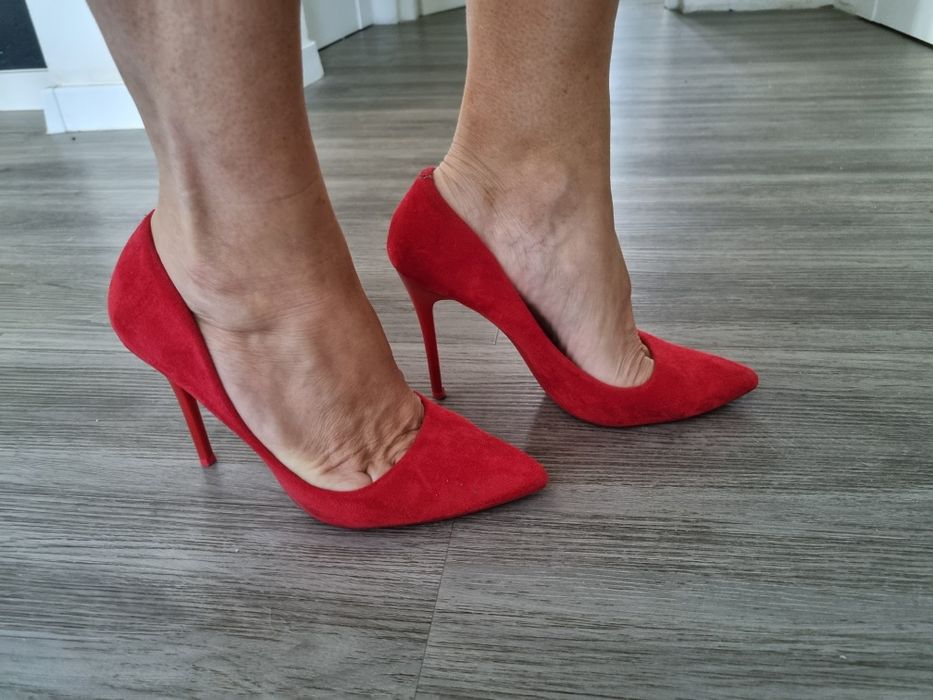 Eleganckie sexy czerwone szpilki 37
