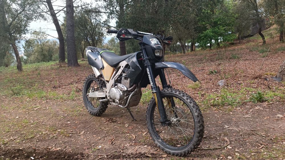 Ajp pr3 200cc matrículada