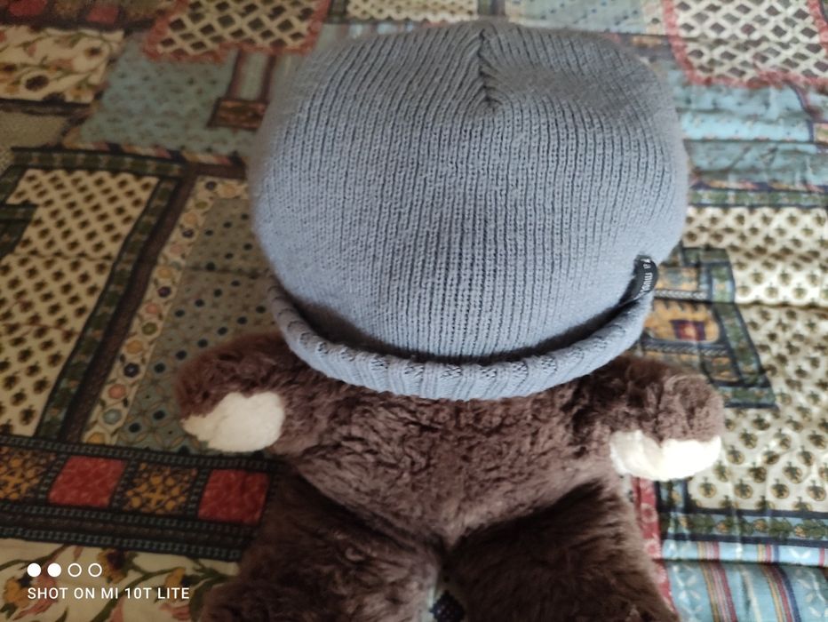 Gorro cinzento Tamanho 3/4 anos