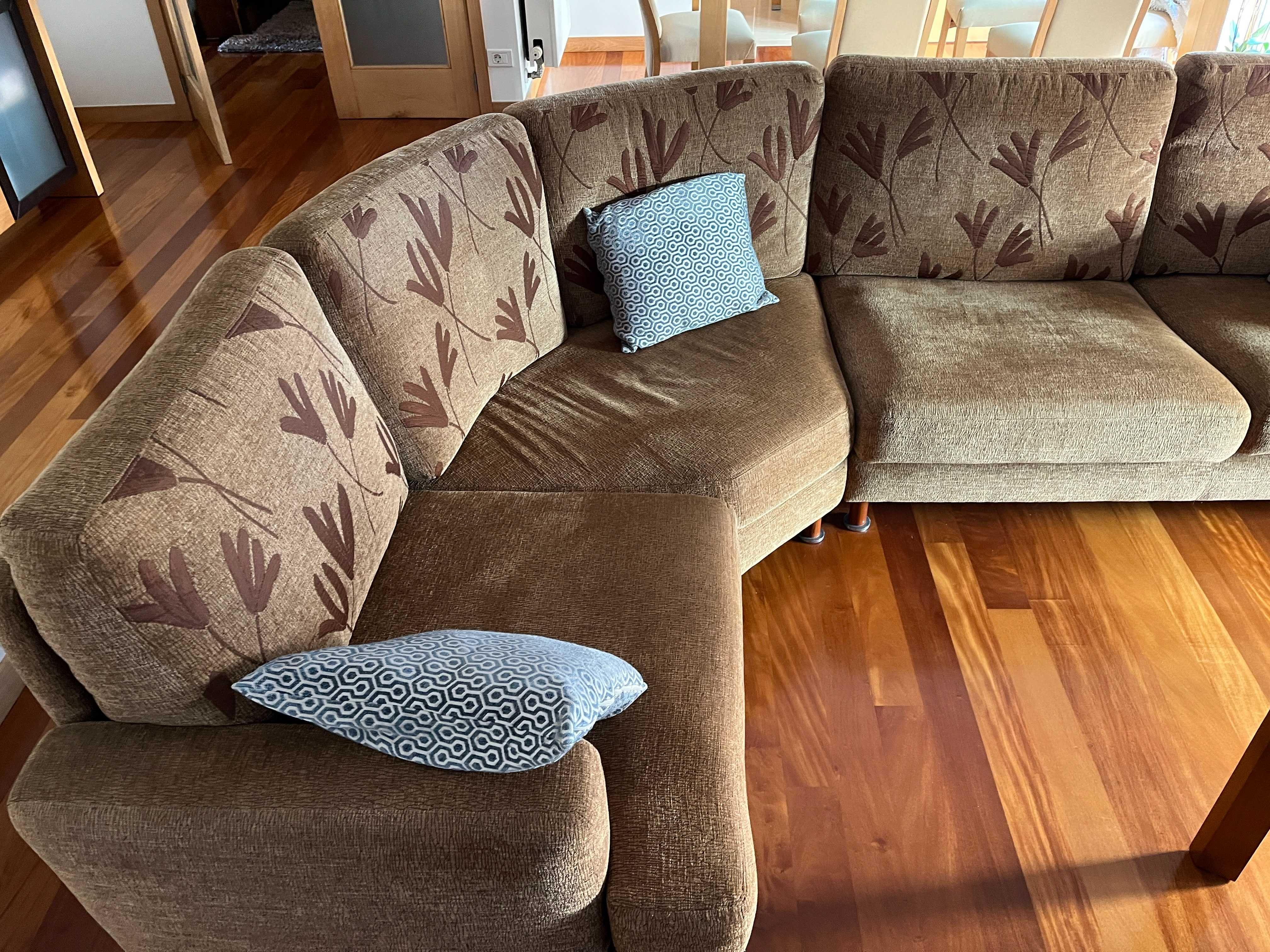 Sofá Milani de Canto com Chaise Longue - 3m - Castanho - Excelente