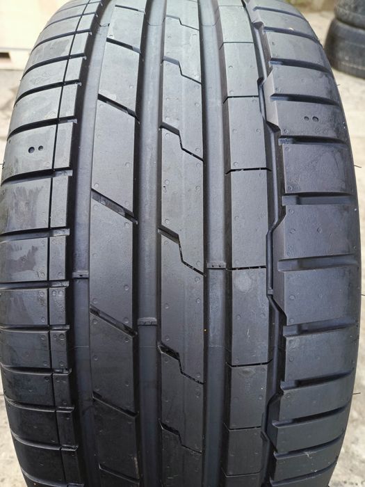 Sprzedam oponę pojedynczą 225/40 r18 Hankook