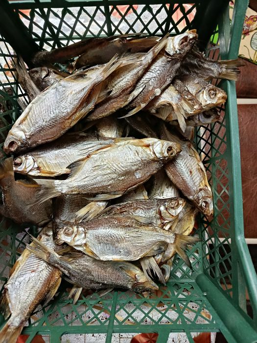 Риба копчена та в'ялена