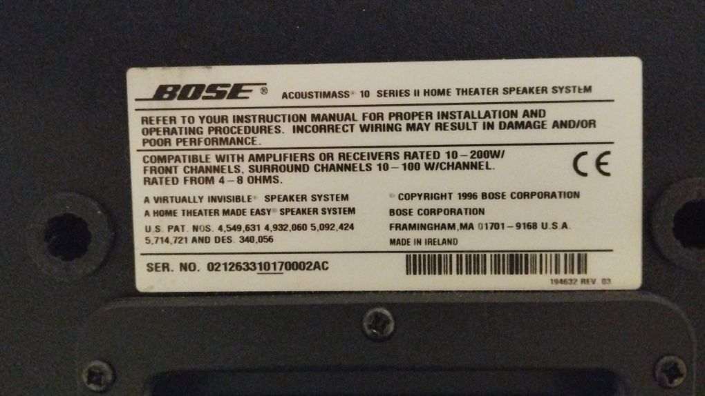 Sistema Bose Acoustimass 10 com satélites Jewel e suportes