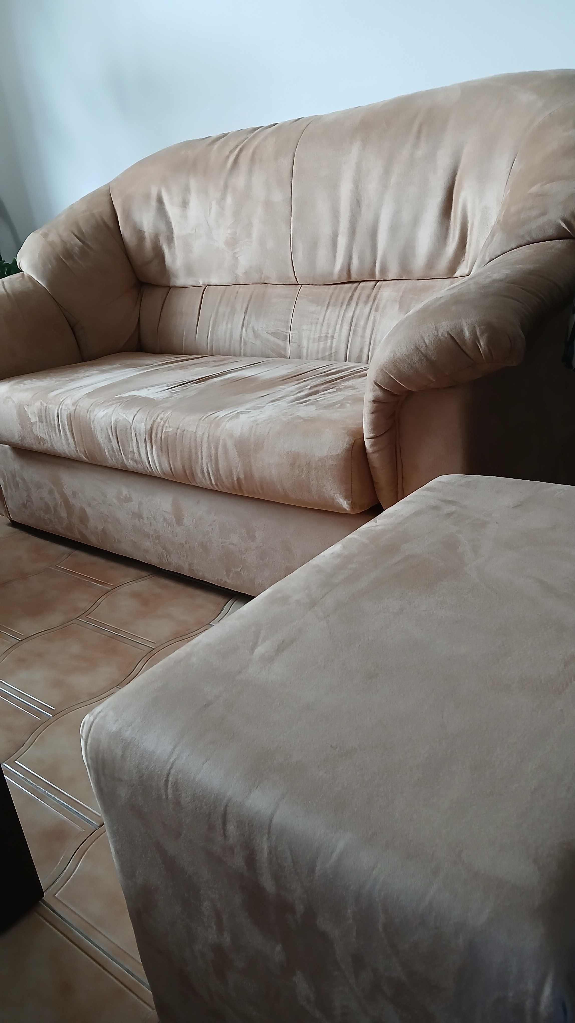 Conjunto de sofá Bege - 2 sofás de 2 lugares + apoio para os pés.