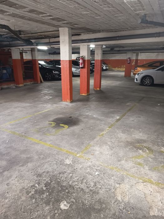 Lugar de Garagem á Churrasqueira de S. Mamede Infesta