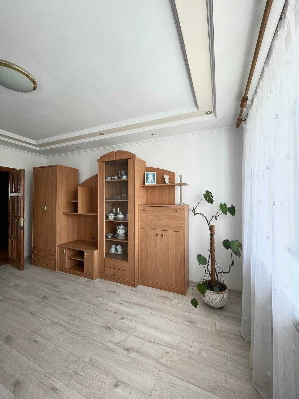 Двокімнатна квартира на Райдужній!ГАЗ!Низький поверх!