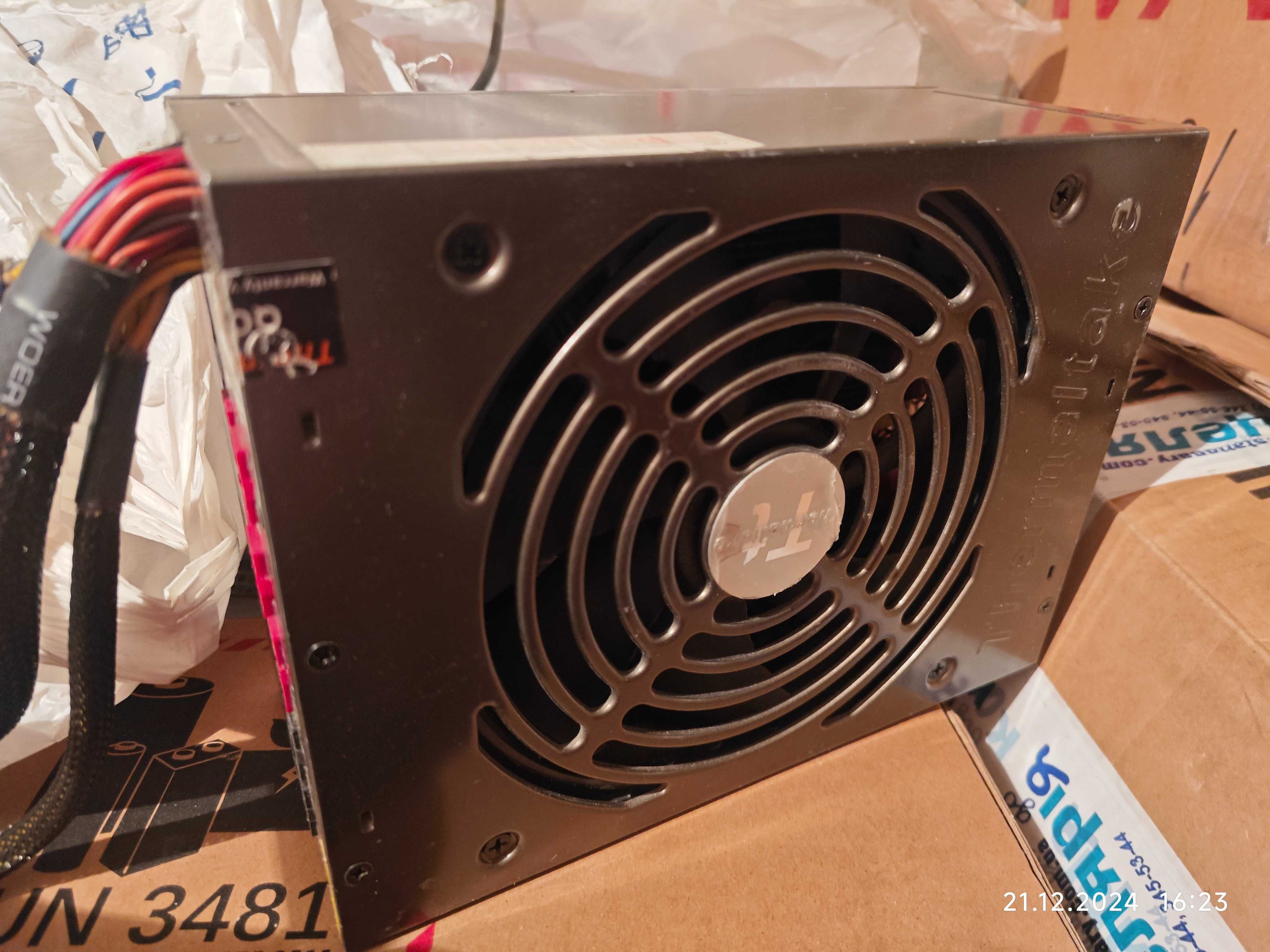 Блоки питания модульные Thermaltake Toughpower 1000W/1200W