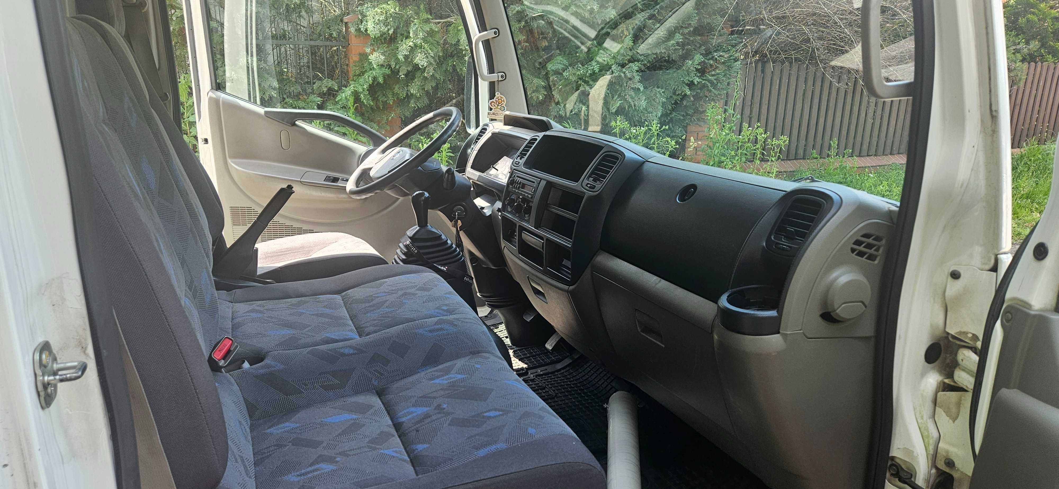 Nissan Cabstar samochód ciężarowy  3,5 t. VAT-2 niski przebieg 220715
