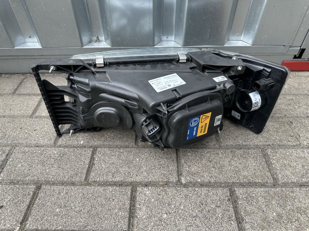 Nowa Lampa xenon ksenon Scania R Steamline Oryginał
