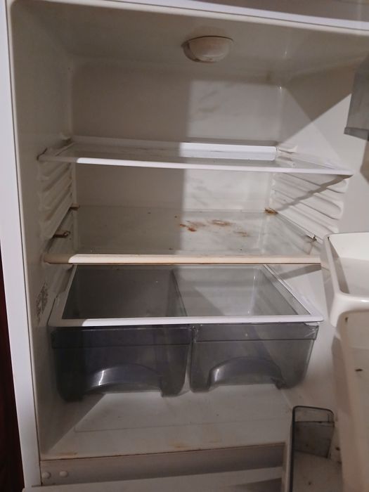Холодильник на ремонт или на запчасти
