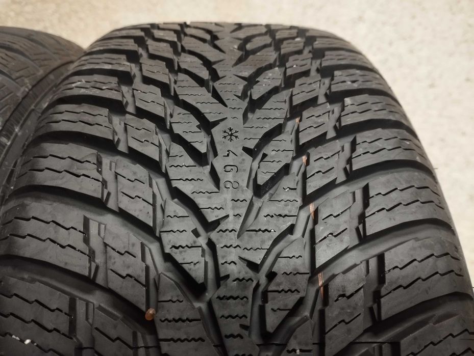 NOKIAN SnowProof  195/60r15 88T 2sztuki 7mm