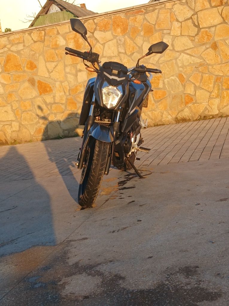 Мотоцикл Loncin CR 4