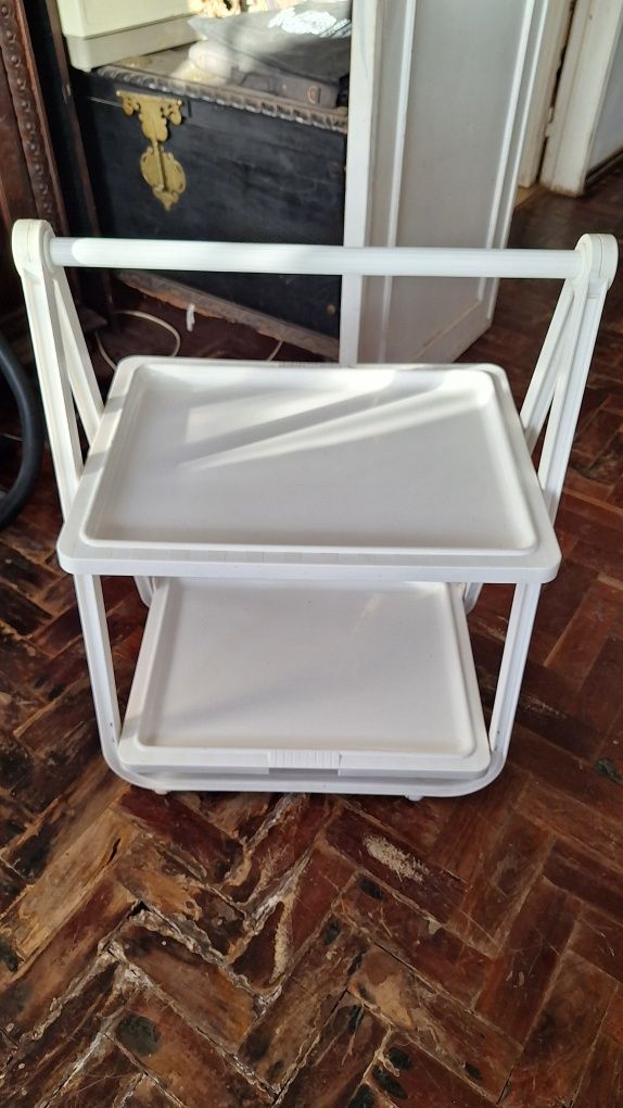 Mesa de apoio em plástico