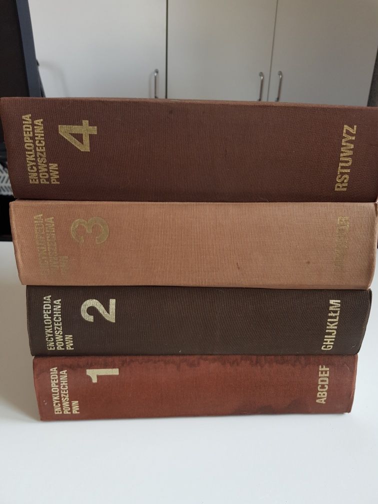 Encyklopedia powszechna PWN 1-4