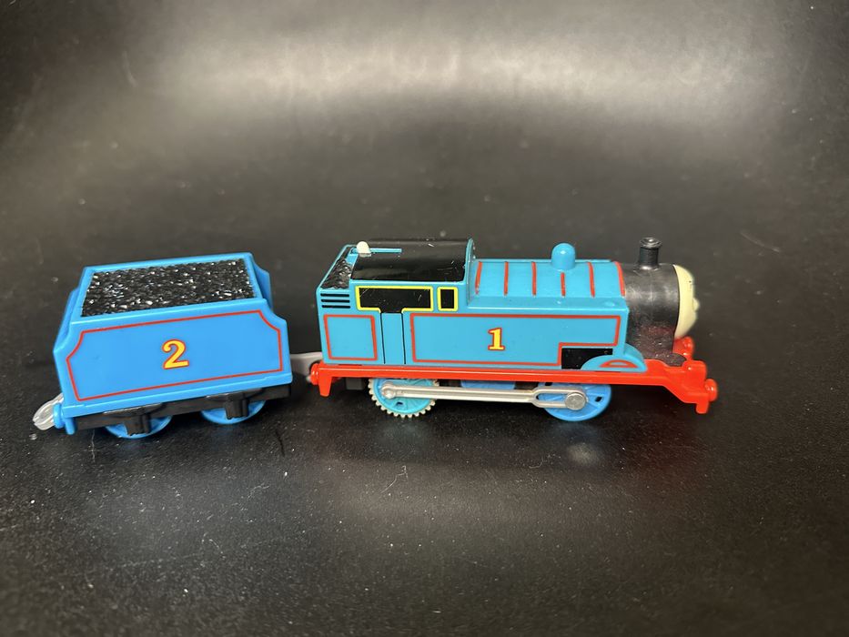 Моторизований поїзд Thomas з пасажирськими вагонами Thomas & Friends