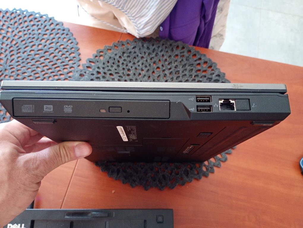 Laptop Dell Latitude E5410, i5, 4GB RAM, Dysk 250GB, dock, zasil 130W