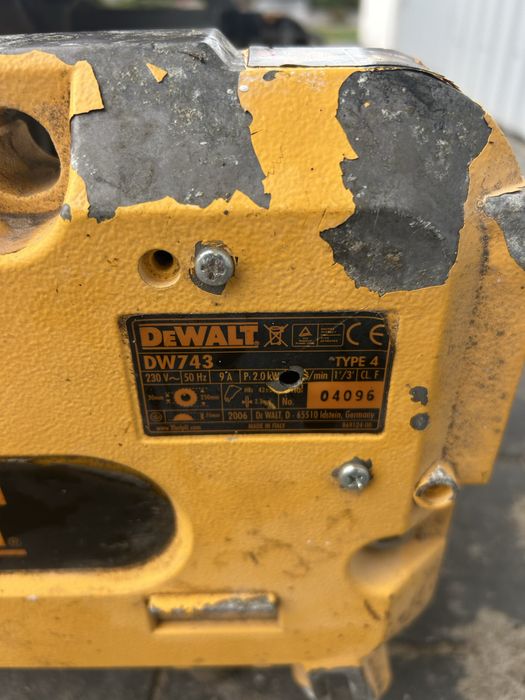 Piła stołowa ukośnica Dewalt DW 743 Type 4