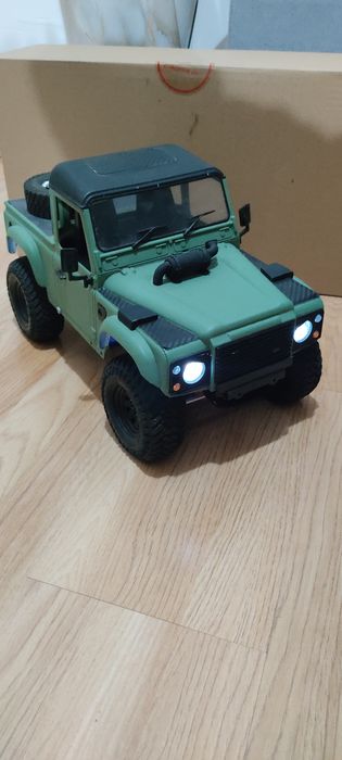 Crawler Axial scx com body rígida land rover