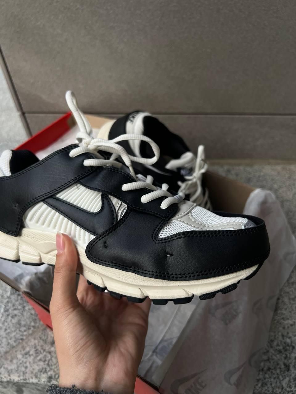 Кроссовки Nike Zoom Vomero 5 «Timeless»