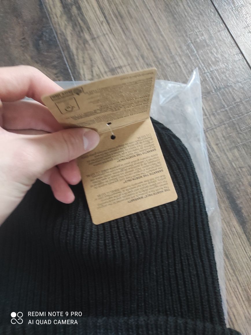 2 czapki the north face biala i czarna
