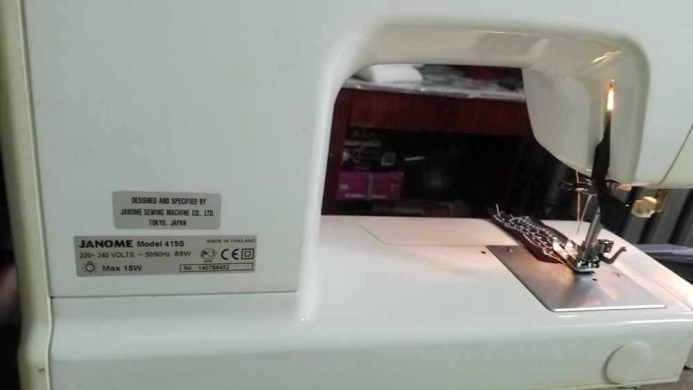 Швейна побутова машинка Janome 419-S