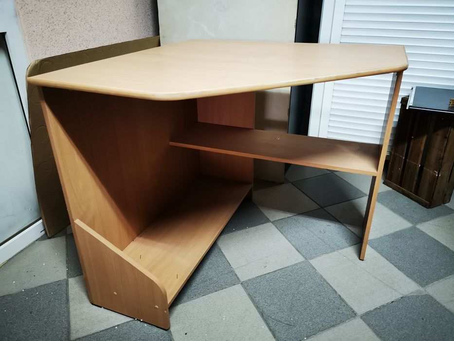 Biurko narożne spore. Nie używane. Jak nowe. Kolor jasny