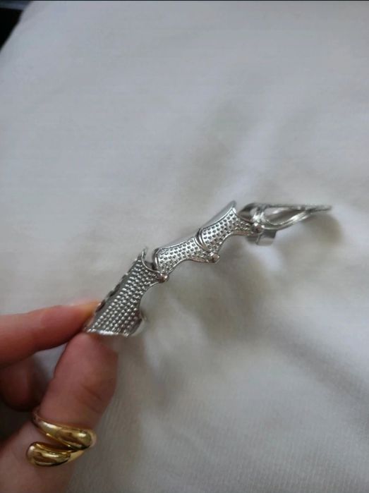 Srebrny pierścionek pierścień szpon zbroja pazur emo alternative gothi