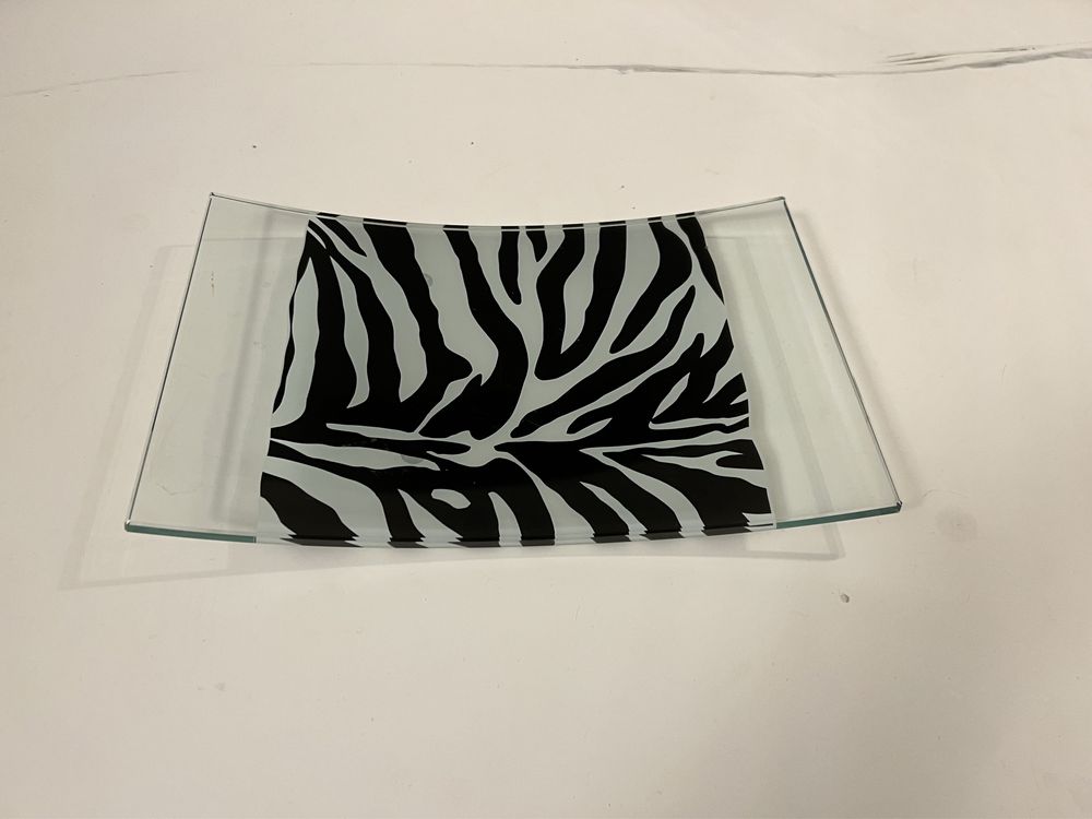 Patera szklana zebra