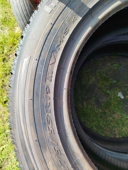 A85# Opony uzywane M/S  275/55/19" Pirelli