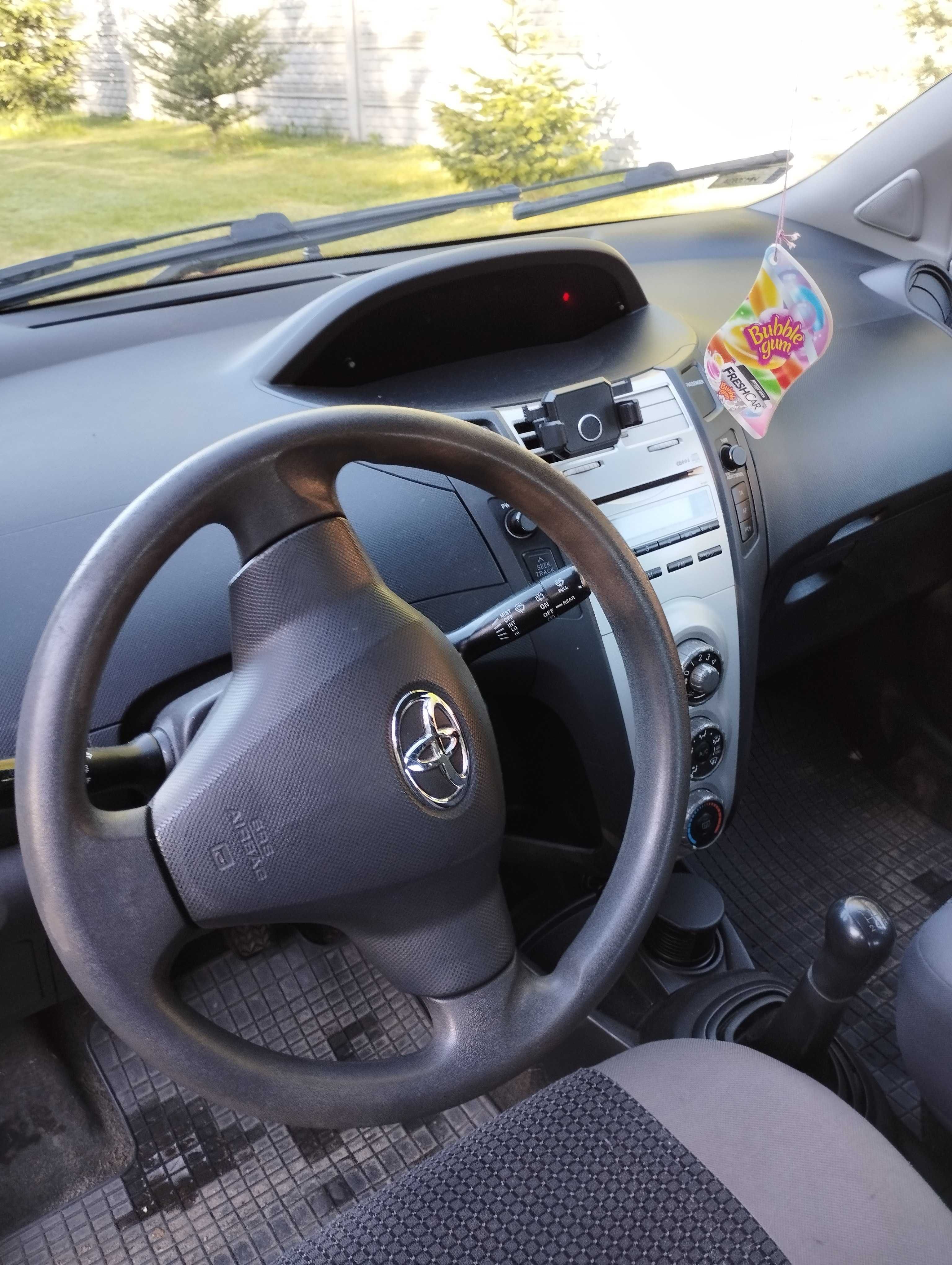 Toyota Yaris 2007 rok